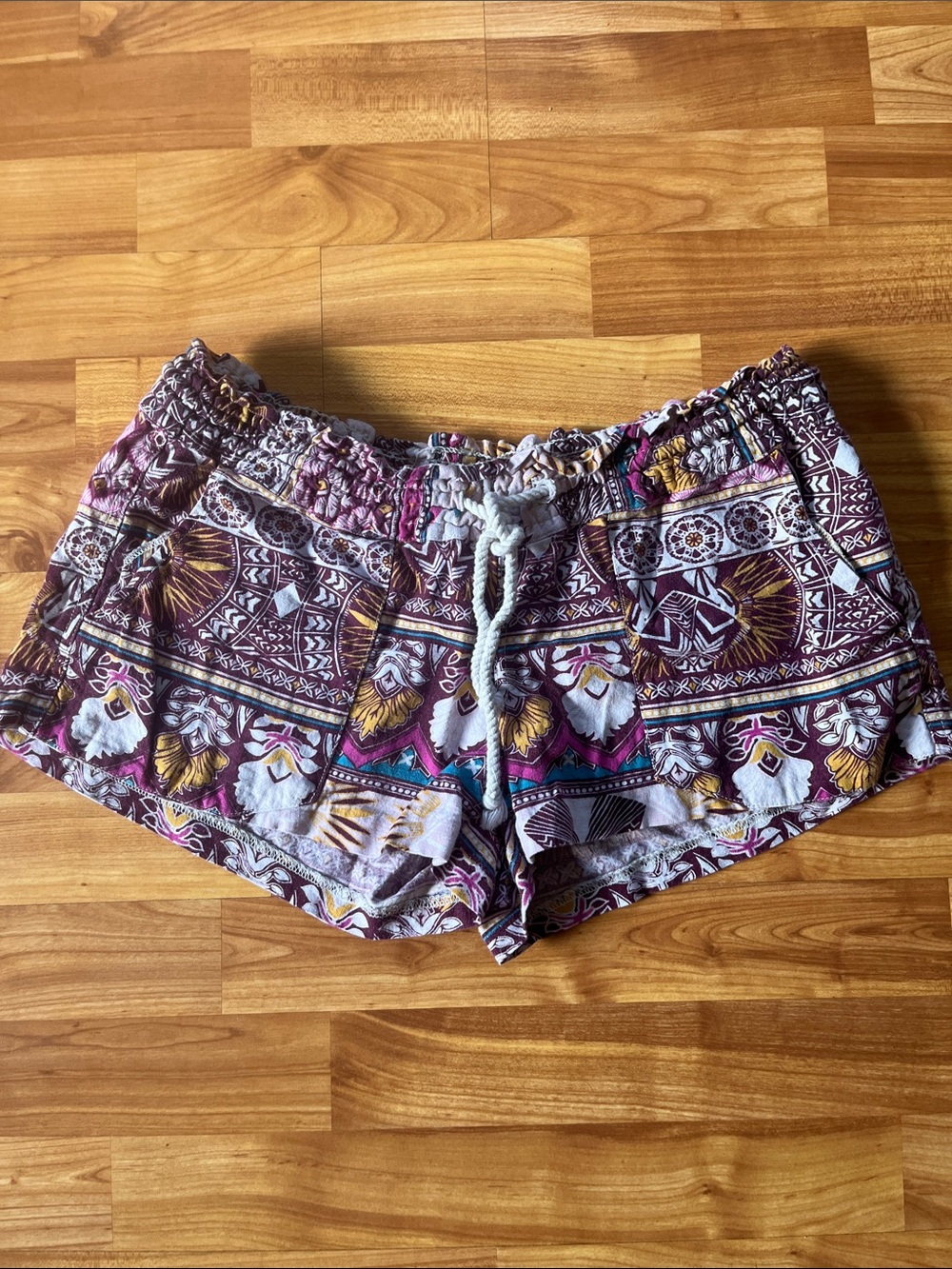 Roxy Women's L Burgundy Floral-Print Athletic Shorts